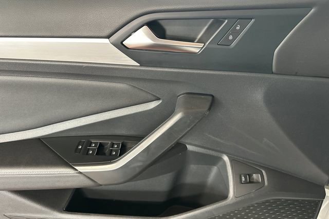Certified 2025 Volkswagen Jetta Sport image 13