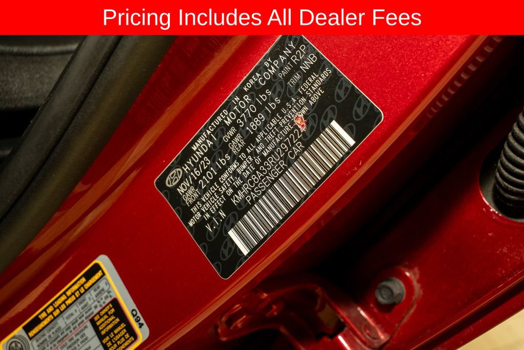 Used 2024 Hyundai Venue Limited FWD image 19