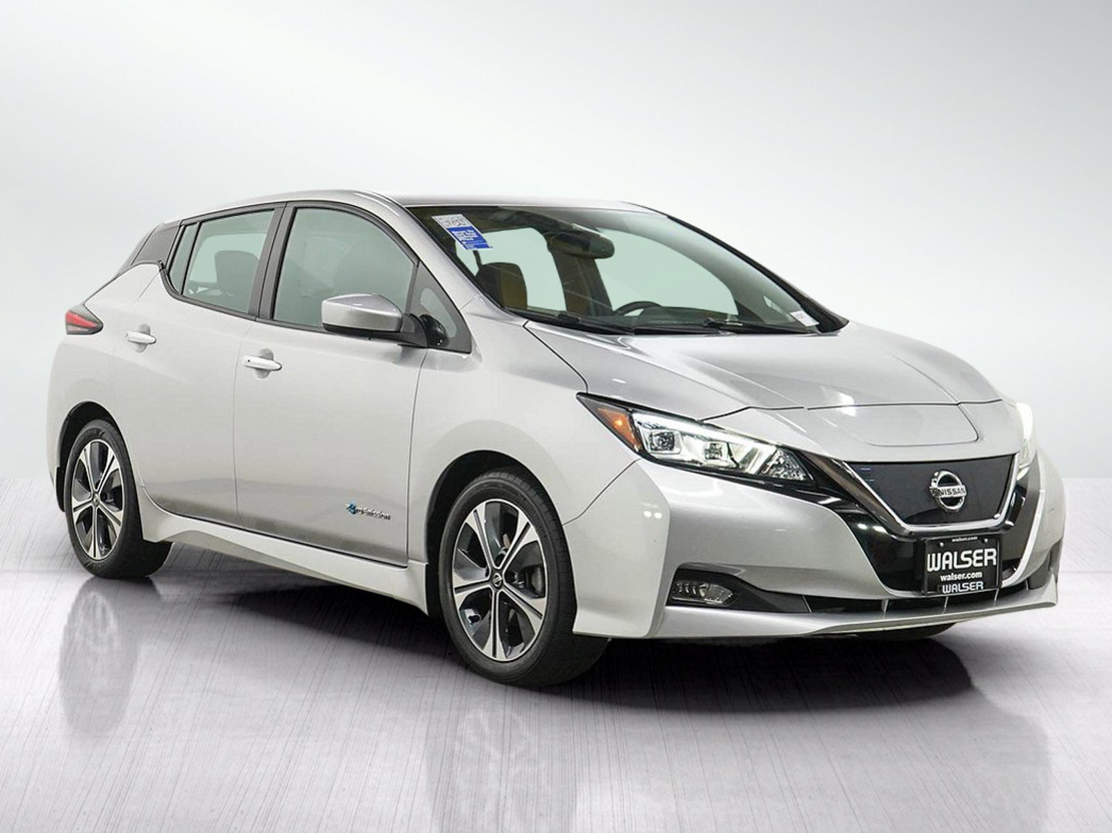 Used 2018 Nissan Leaf SV w/ SV Technology Package FWD image 7