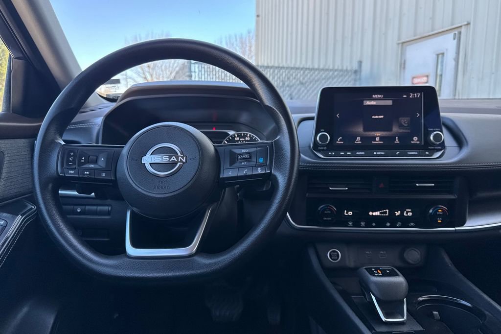 Used 2023 Nissan Rogue SV image 14