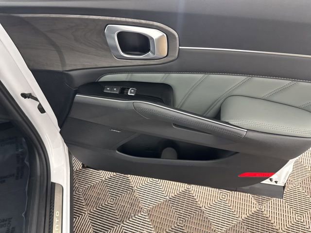 Used 2024 Kia Sorento SX Prestige w/ Sage Leather Package image 21