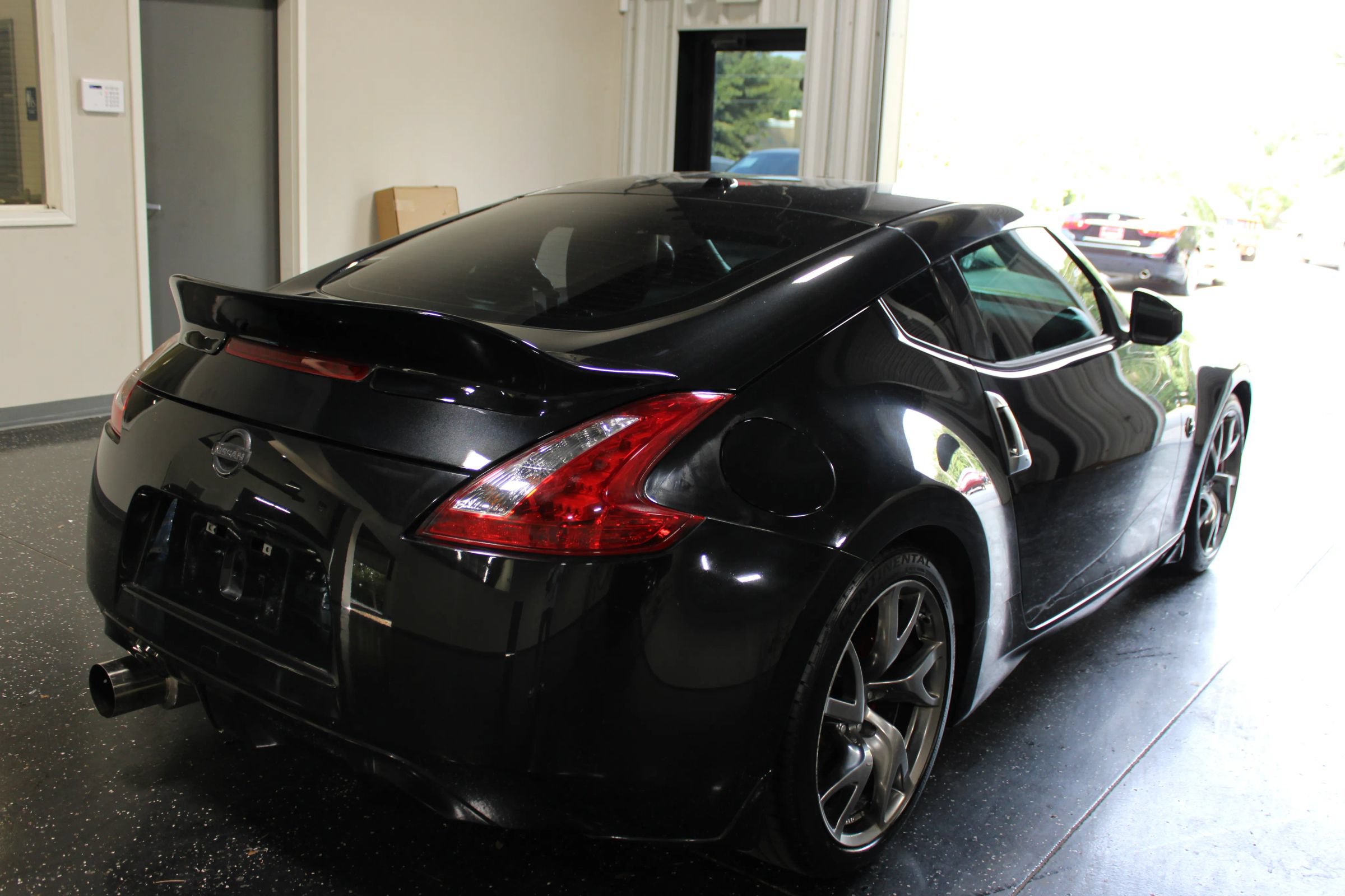 Used 2014 Nissan 370Z Touring w/ Sport Package RWD image 2