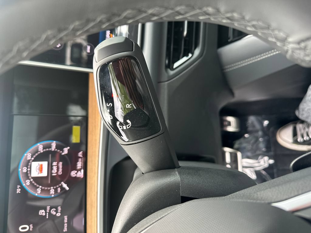New 2026 Volkswagen Tiguan SEL R-Line AWD/4WD image 17