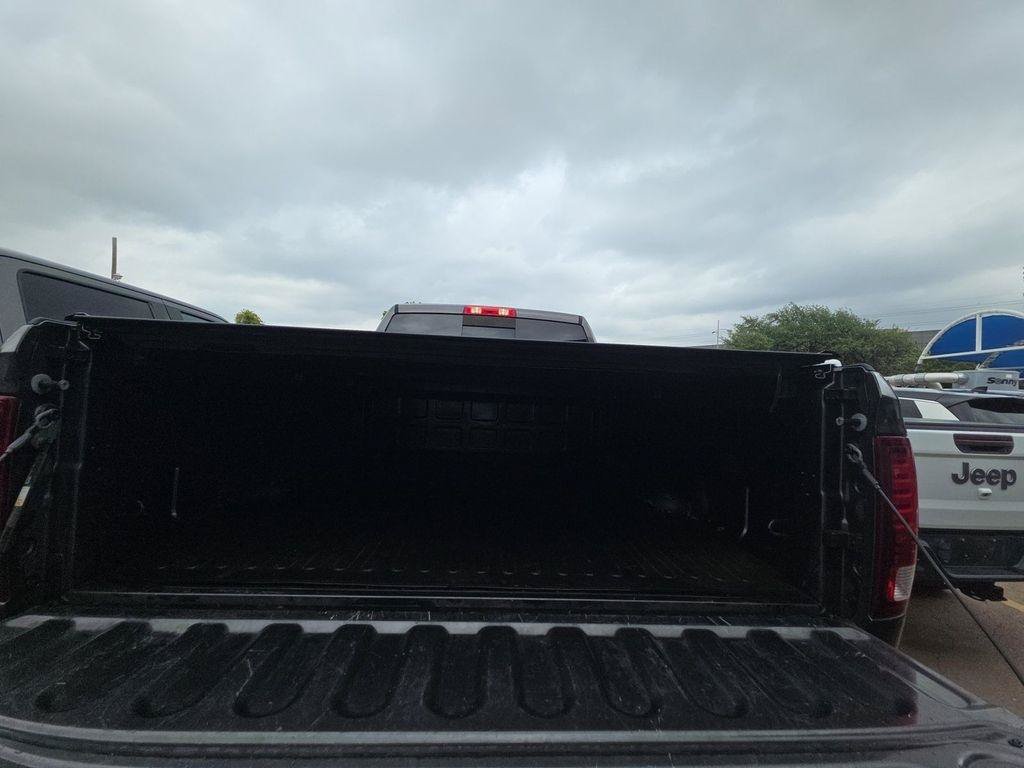 Used 2018 RAM 2500 Laramie w/ Sport Appearance Group AWD/4WD image 10
