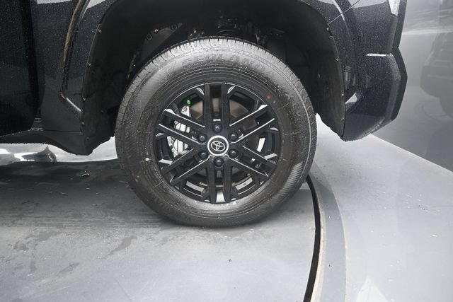 Used 2026 Toyota Tundra SR AWD/4WD image 16