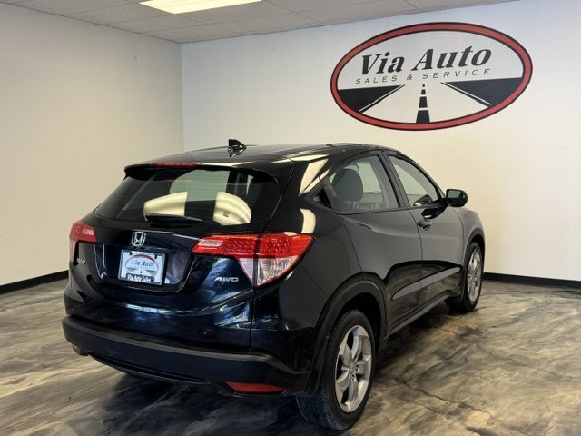 Used 2017 Honda HR-V LX image 6