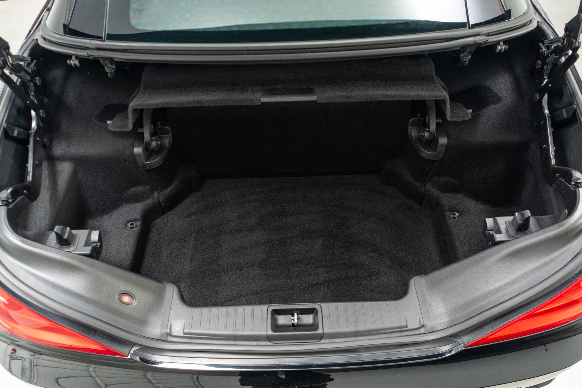 Used 2016 Mercedes-Benz SL 550 image 19