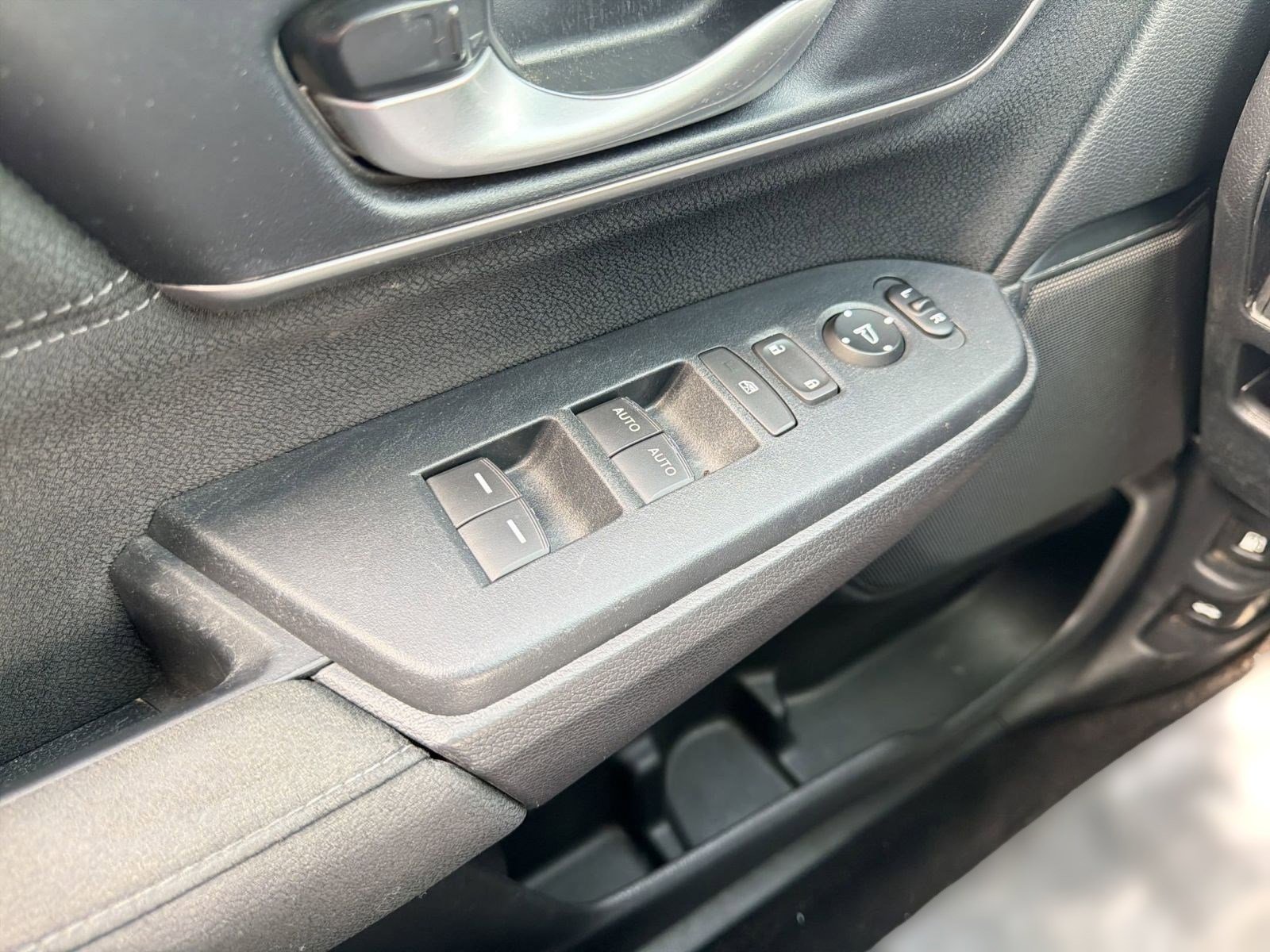 Used 2018 Honda CR-V EX image 22