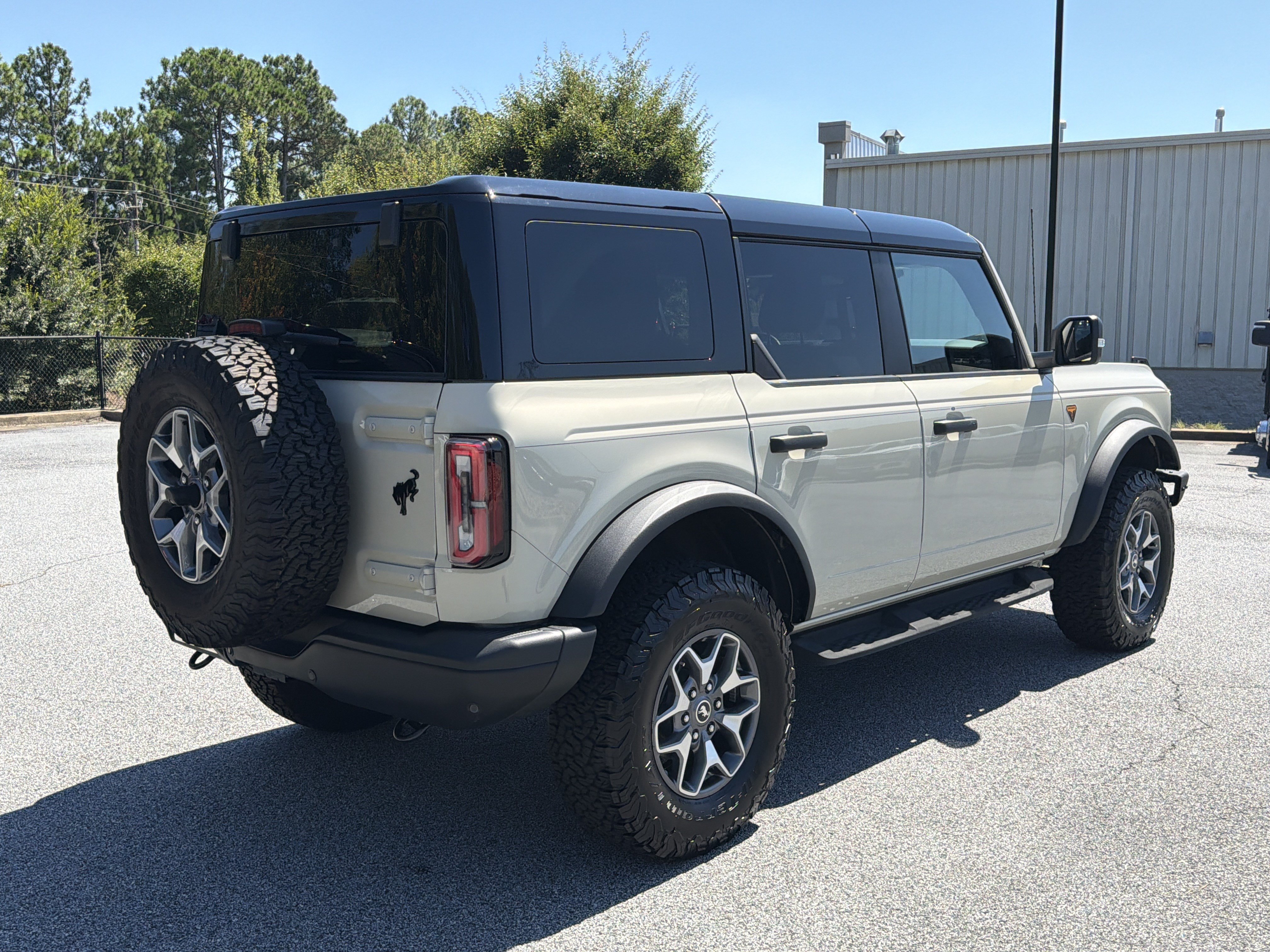 Used 2025 Ford Bronco Badlands AWD/4WD image 8