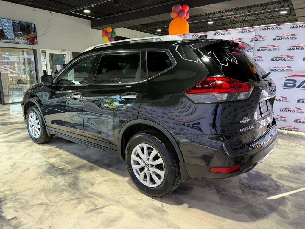 Used 2018 Nissan Rogue SV image 11