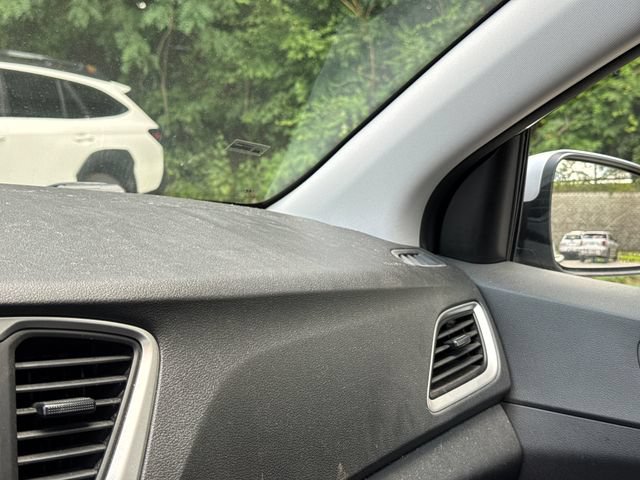 Used 2022 Hyundai Accent SE FWD image 28