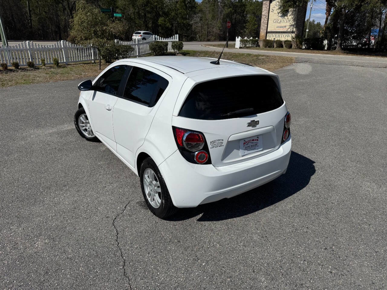 Used 2014 Chevrolet Sonic LT image 4