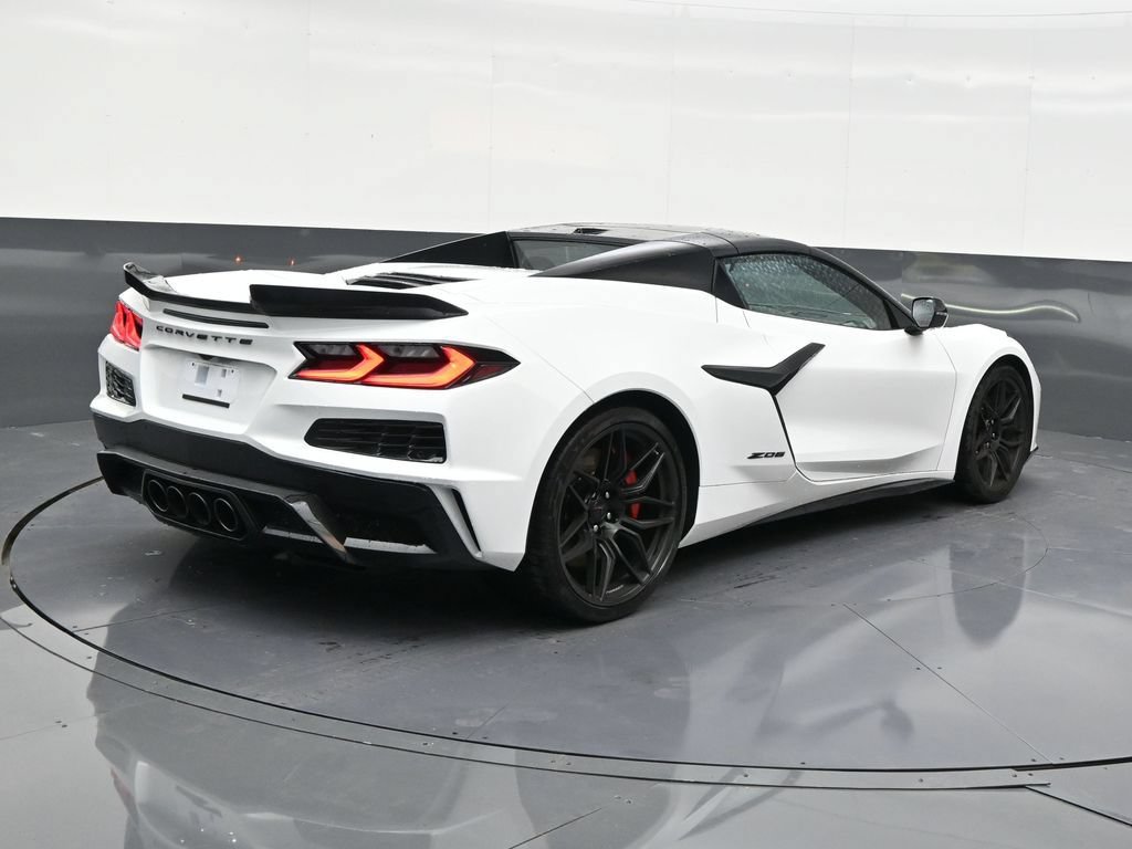 Used 2026 Chevrolet Corvette Z06 RWD image 5