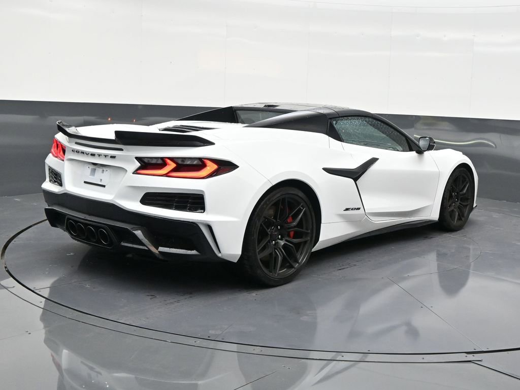 Used 2026 Chevrolet Corvette Z06 RWD image 5