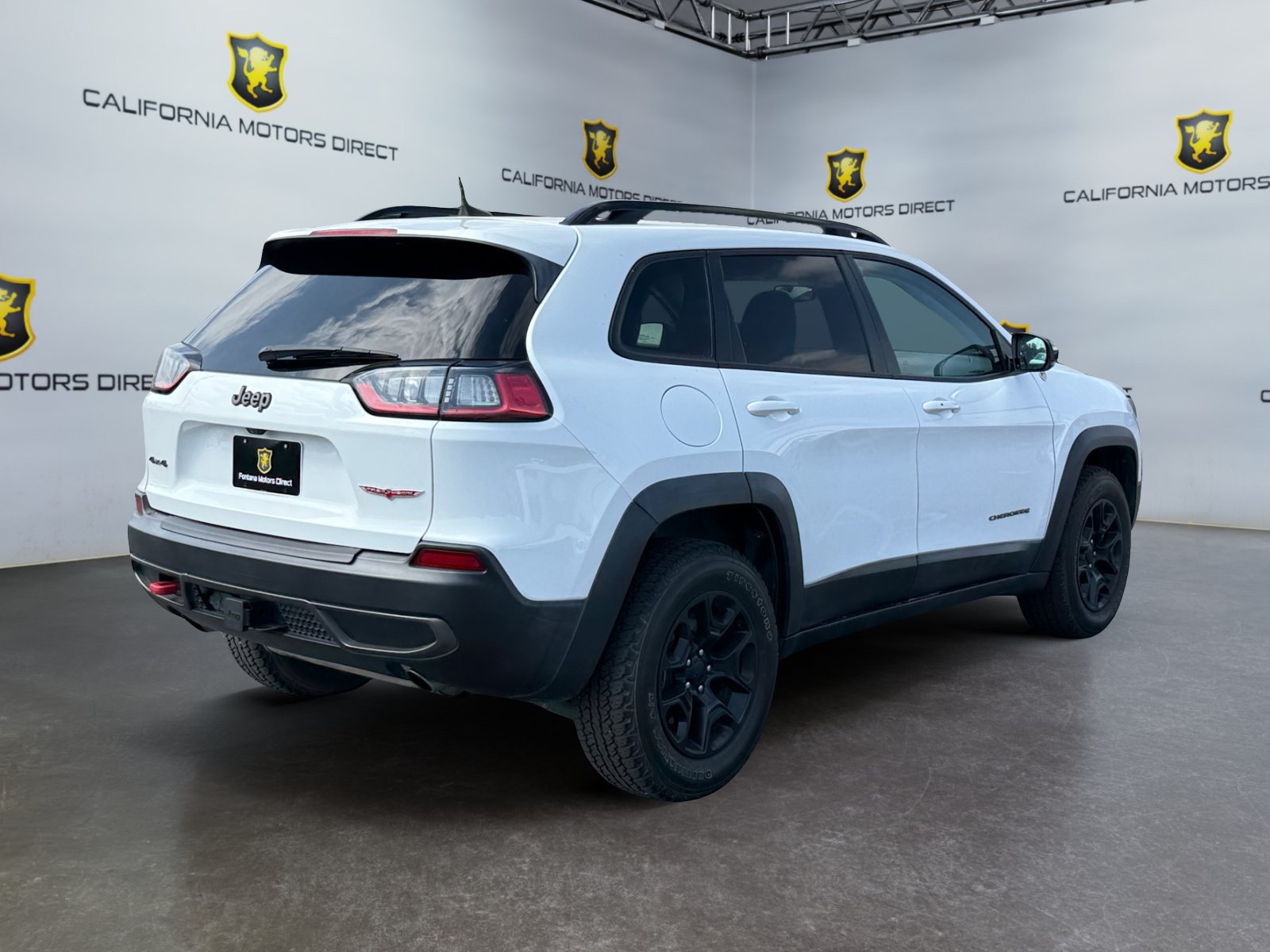 Used 2022 Jeep Cherokee Trailhawk w/ Premium Leather Package AWD/4WD image 5