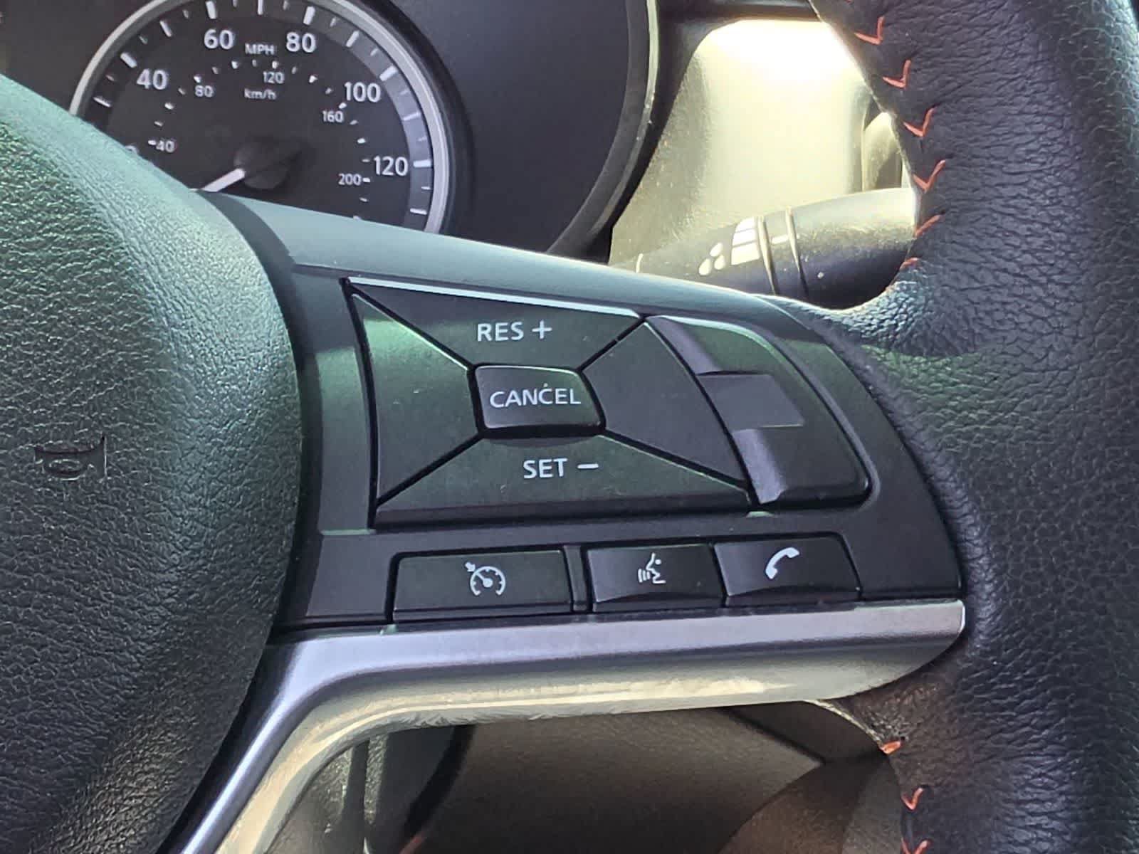 Used 2020 Nissan Versa SR FWD image 28