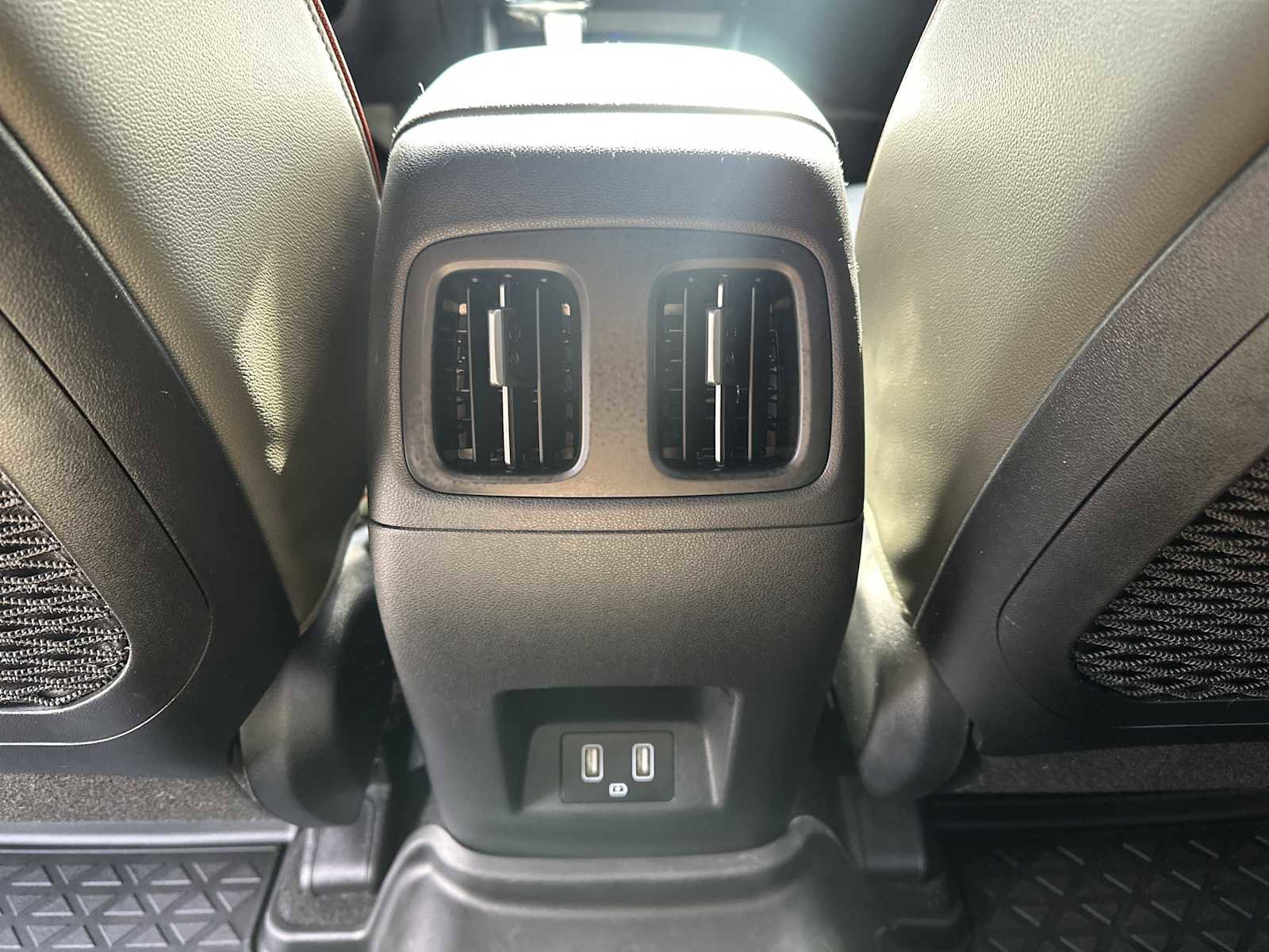 Used 2024 Hyundai Santa Cruz Limited image 31