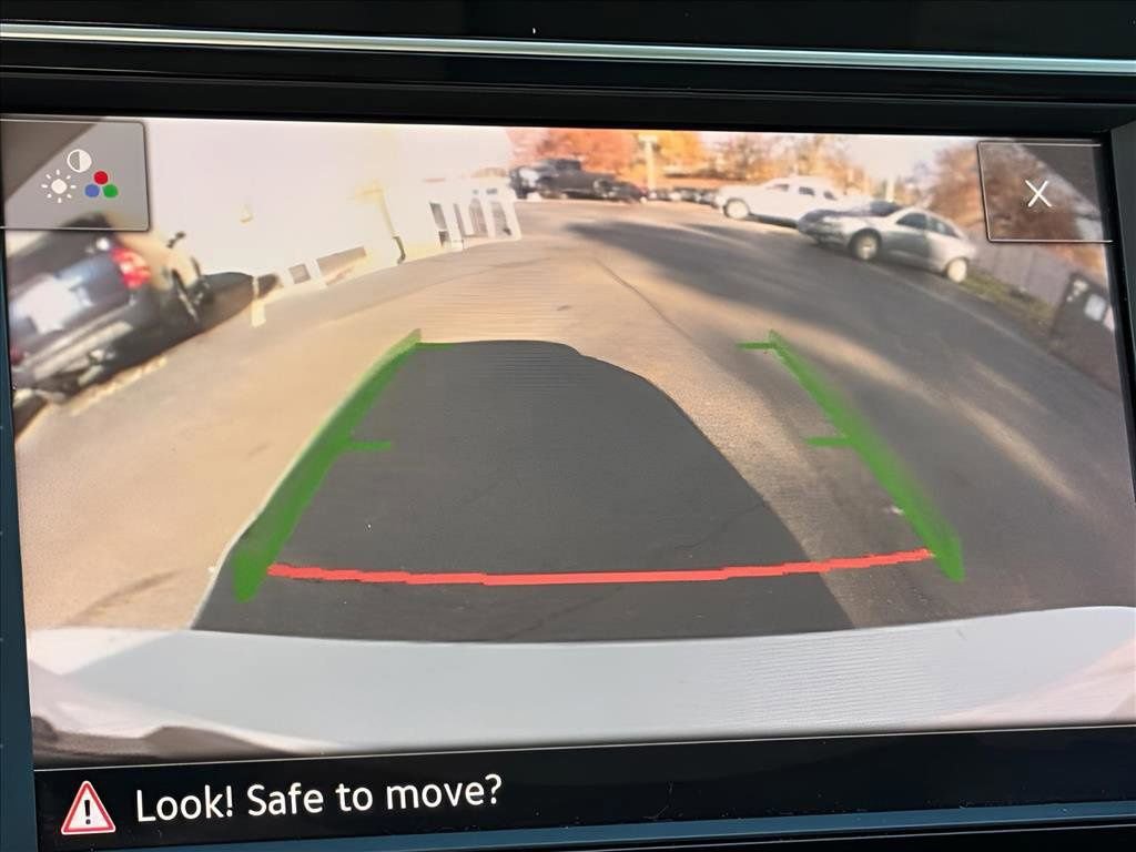 Used 2018 Volkswagen Tiguan S image 26