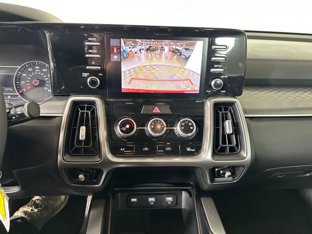Used 2023 Kia Sorento LX image 22
