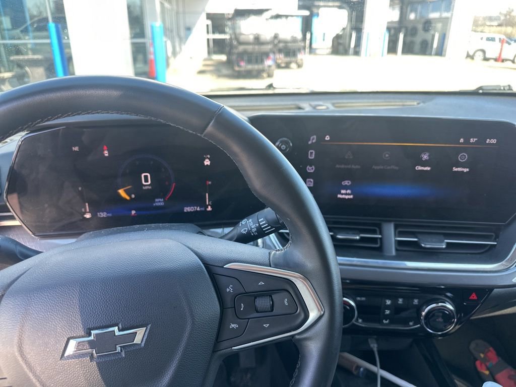 Used 2024 Chevrolet Trax ACTIV w/ Sunroof Package image 7