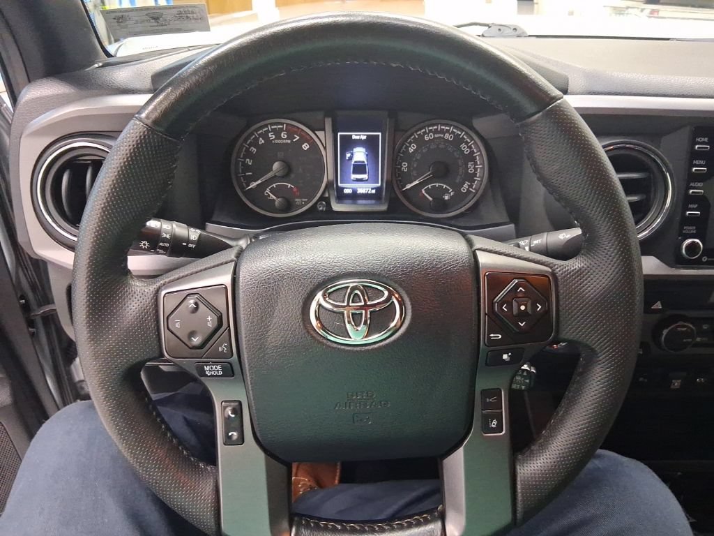 Used 2023 Toyota Tacoma TRD Off-Road w/ Technology Package AWD/4WD image 11