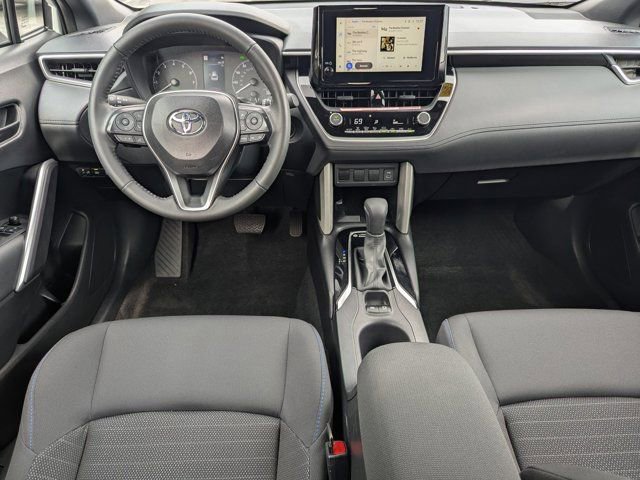 Used 2024 Toyota Corolla Cross SE image 19