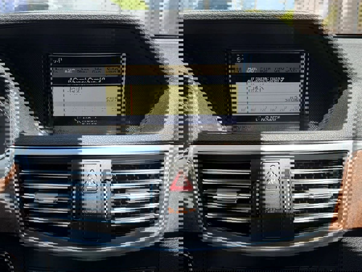 Used 2011 Mercedes-Benz E 350 Sport image 34