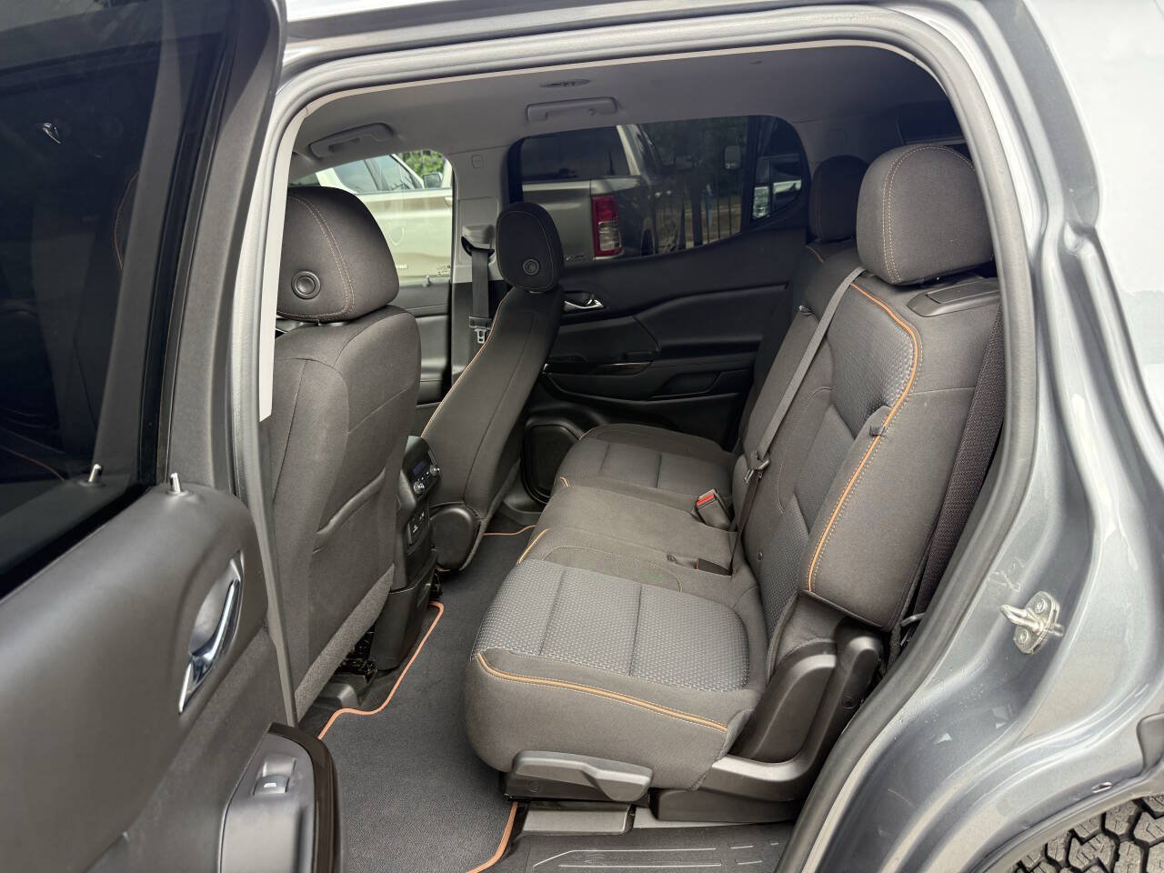 Used 2021 GMC Acadia AT4 AWD/4WD image 13