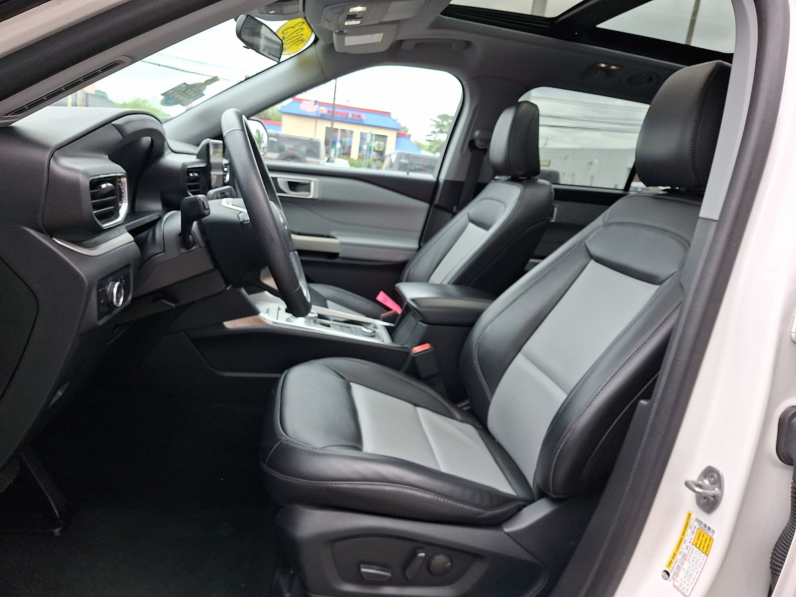 Certified 2023 Ford Explorer XLT w/ Equipment Group 202A AWD/4WD image 16