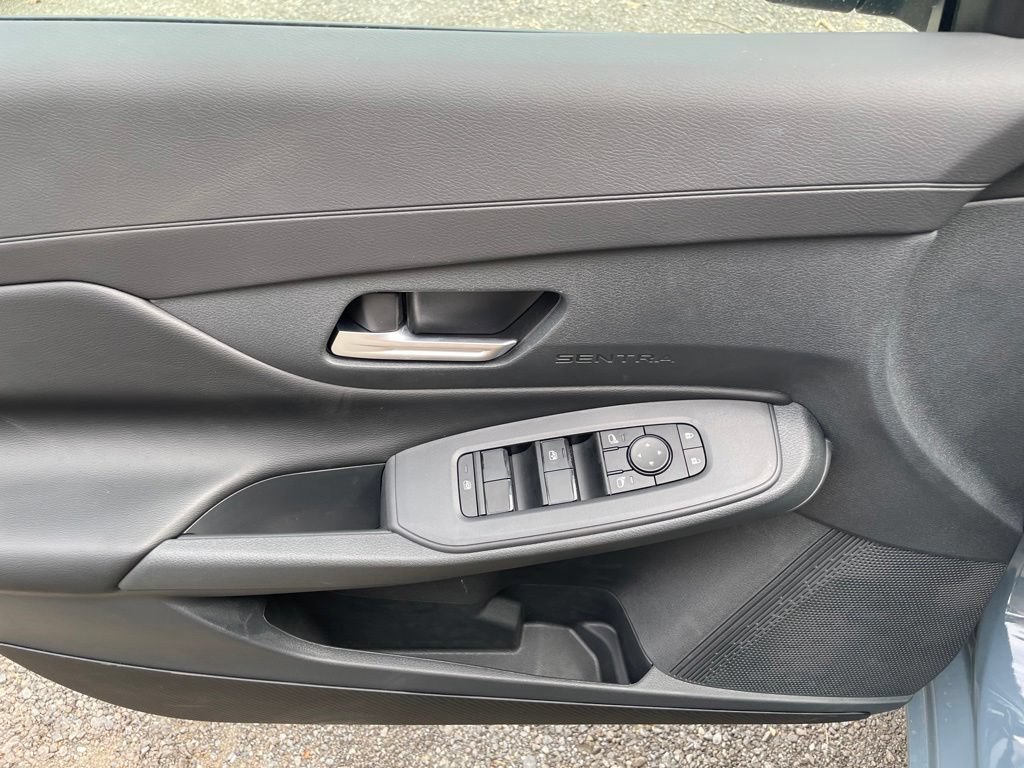 New 2026 Nissan Sentra SV w/ SV Convenience Package FWD image 8