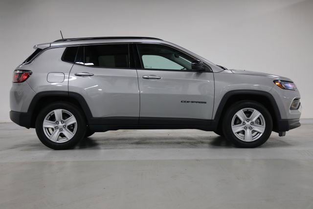 Used 2022 Jeep Compass Latitude w/ Convenience Group image 17