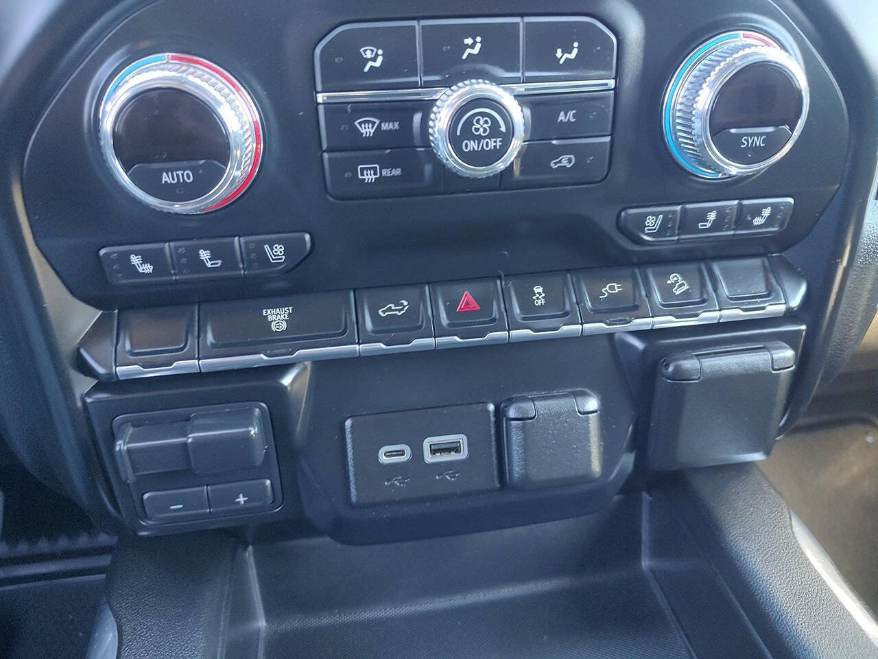 Used 2021 GMC Sierra 2500 AT4 image 17