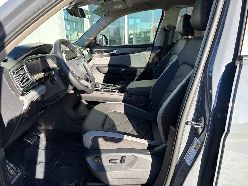 Certified 2025 Volkswagen Atlas Peak Edition SE image 11