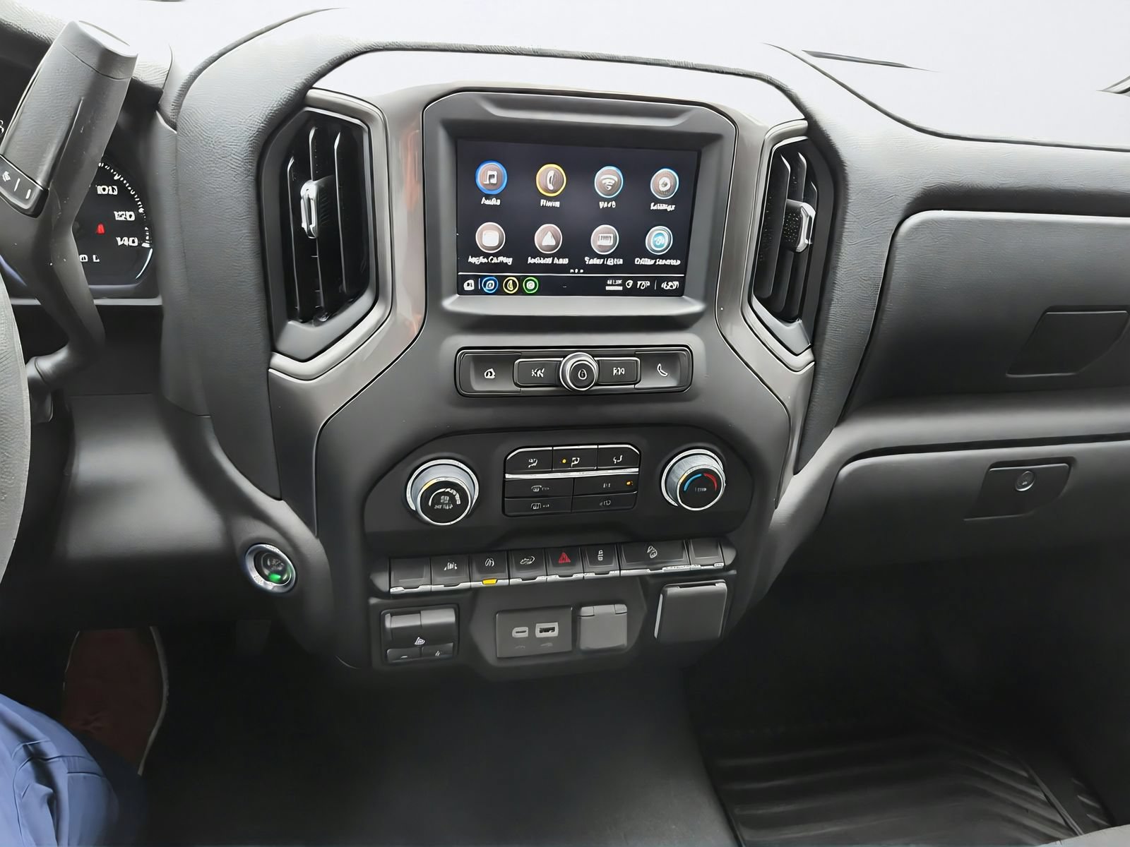 Used 2025 Chevrolet Silverado 1500 Custom Trail Boss w/ Dark Appearance Package AWD/4WD image 18