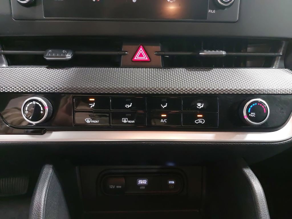 Used 2025 Kia Sportage LX image 20