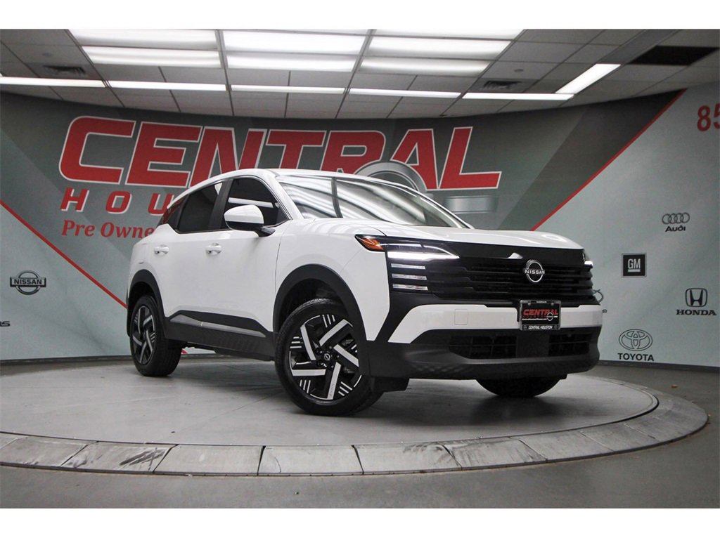 Used 2025 Nissan Kicks SV image 1