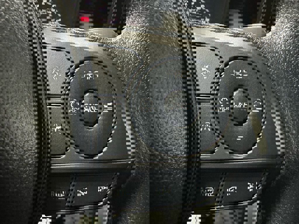 Used 2025 Toyota Corolla Cross L image 20