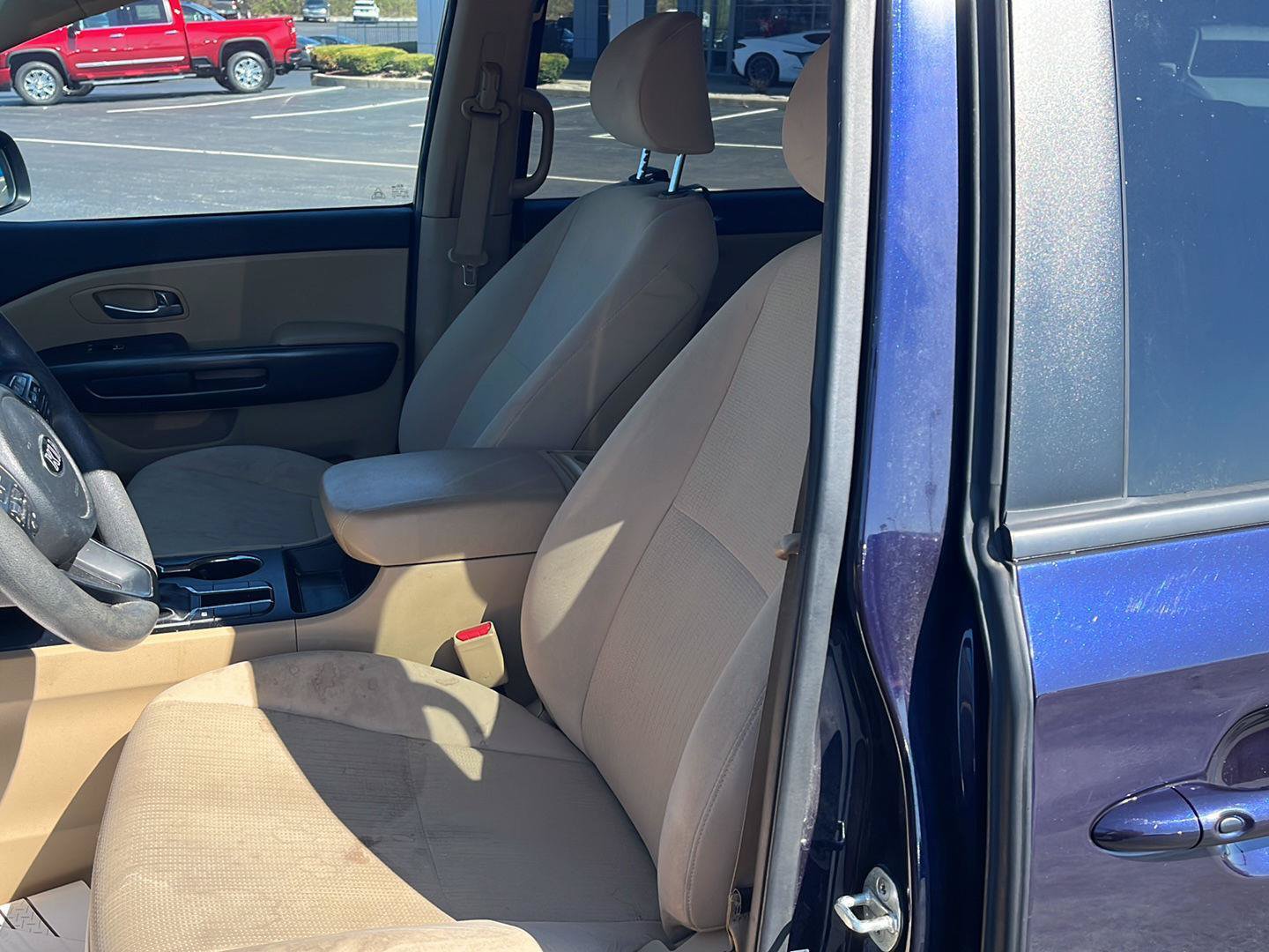 Used 2019 Kia Sedona LX FWD image 19