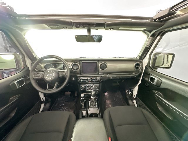 Used 2023 Jeep Wrangler Unlimited w/ Sun & Screen Package AWD/4WD image 3