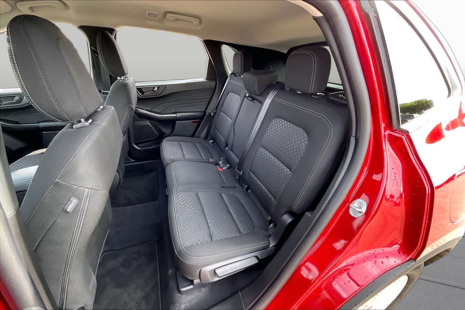 Used 2026 Ford Escape Active w/ Cold Weather Package FWD image 19