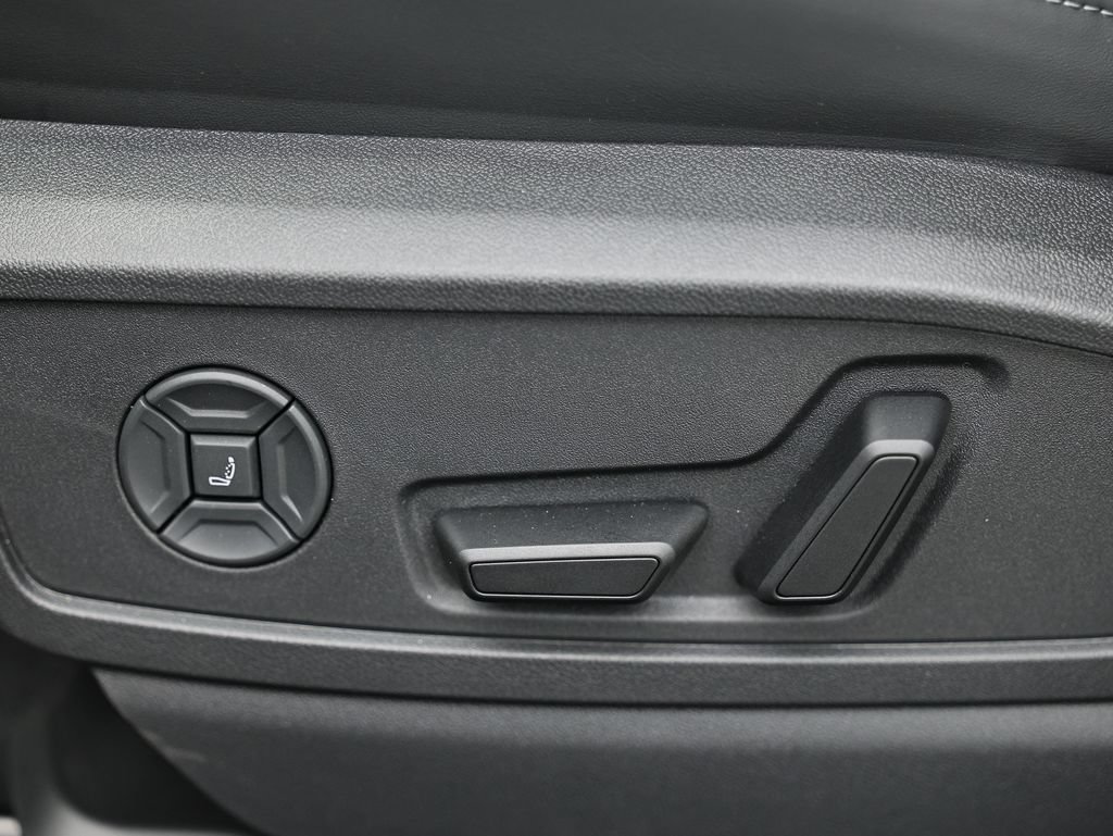 New 2026 Audi SQ5 Prestige AWD/4WD image 22