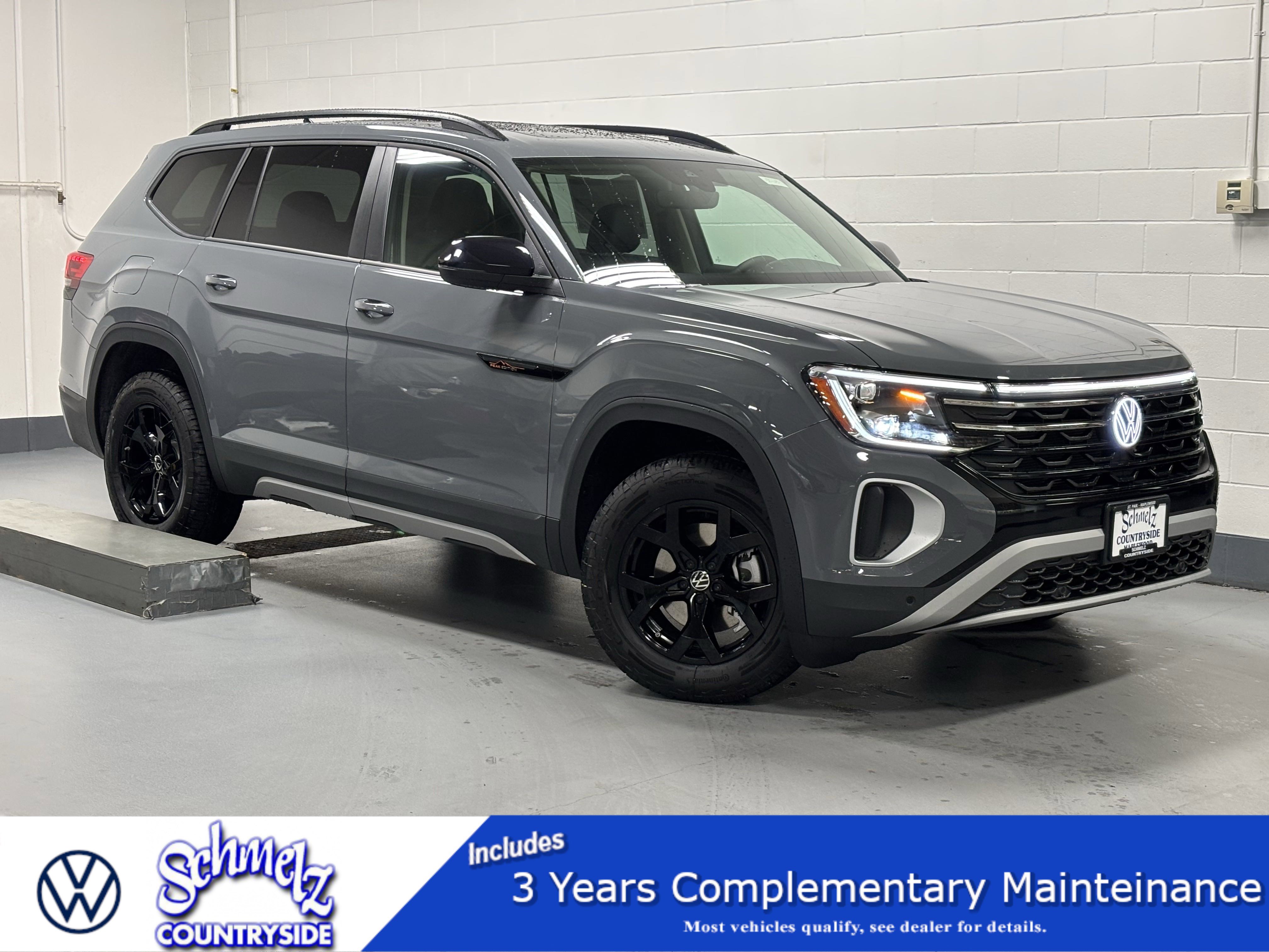 New 2025 Volkswagen Atlas Peak Edition SE