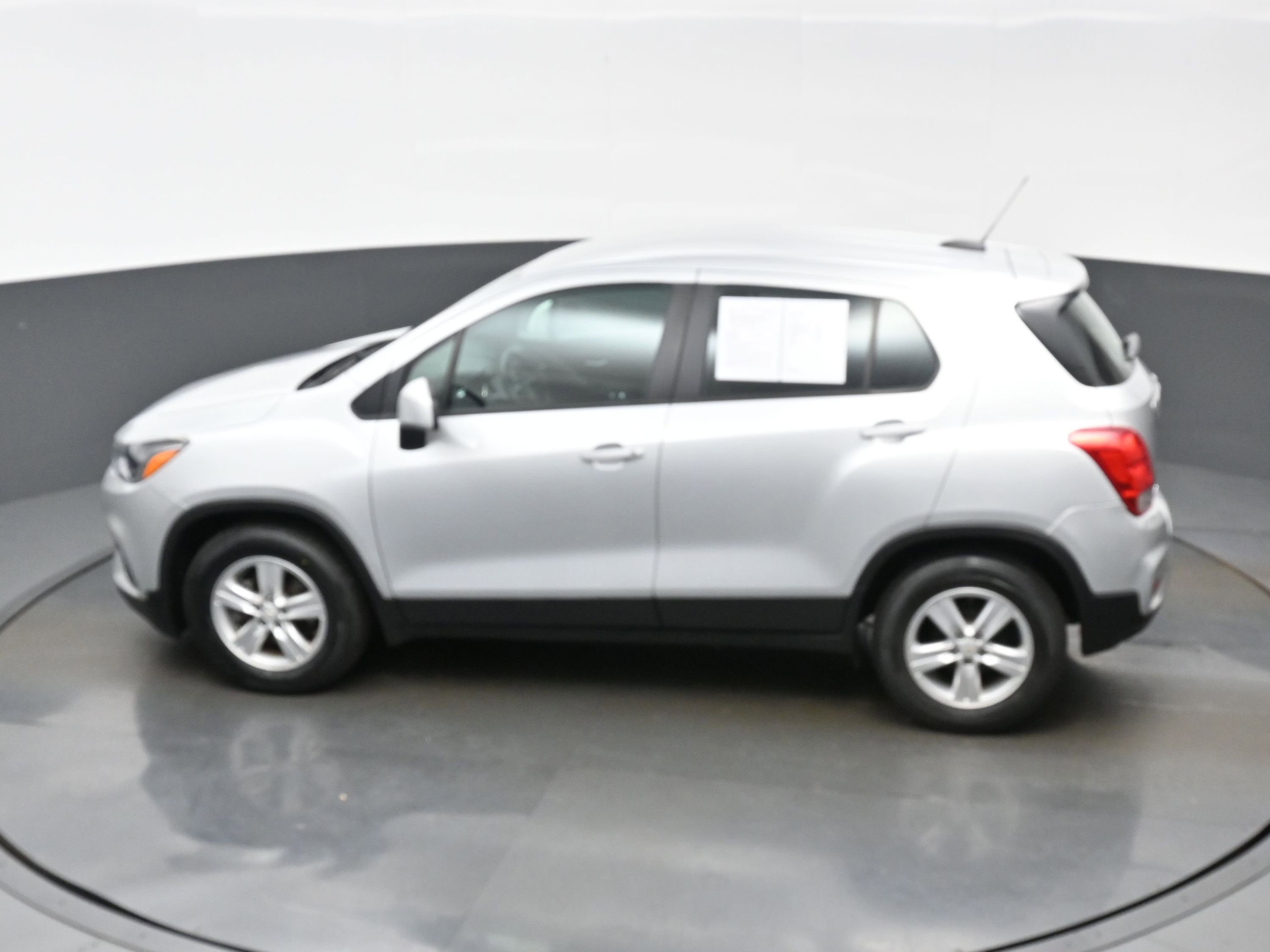 Used 2020 Chevrolet Trax LS FWD image 34