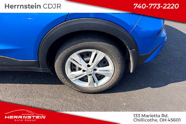 Used 2023 Nissan Kicks S FWD image 19
