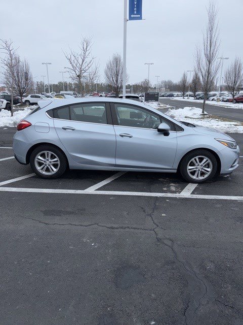 Used 2017 Chevrolet Cruze LT image 4