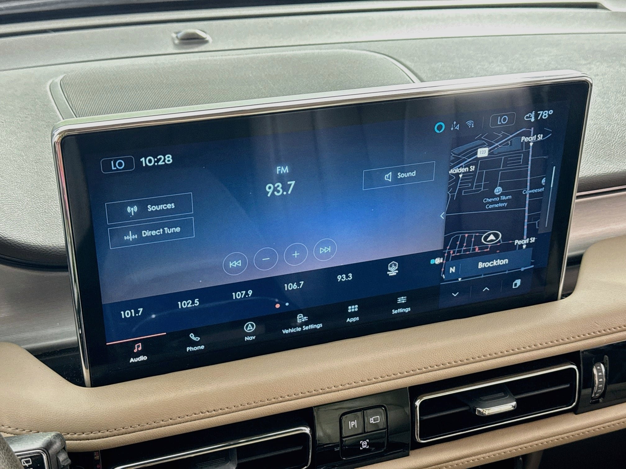 Used 2022 Lincoln Nautilus AWD w/ Premium Package image 17