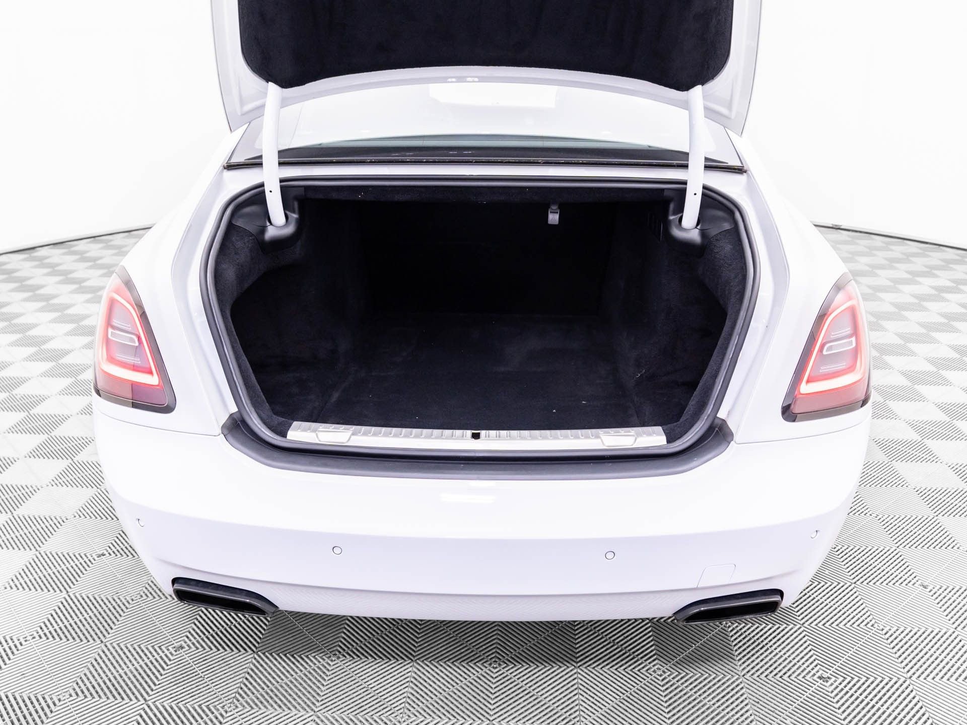 Used 2022 Rolls-Royce Ghost Black Badge image 36