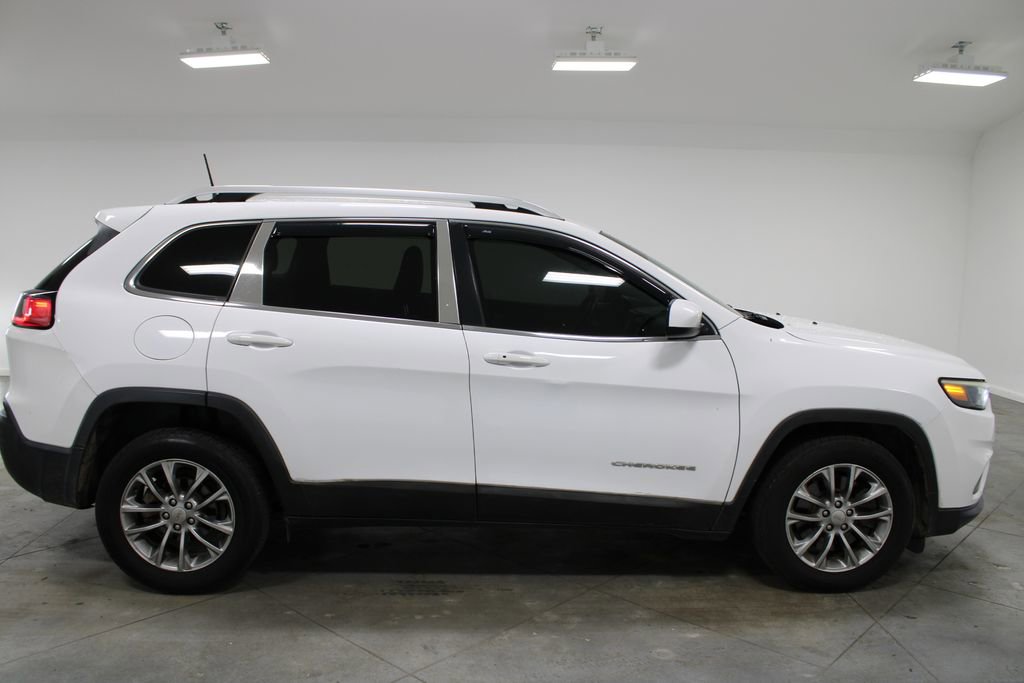 Used 2019 Jeep Cherokee Latitude Plus w/ Comfort/Convenience Group image 11