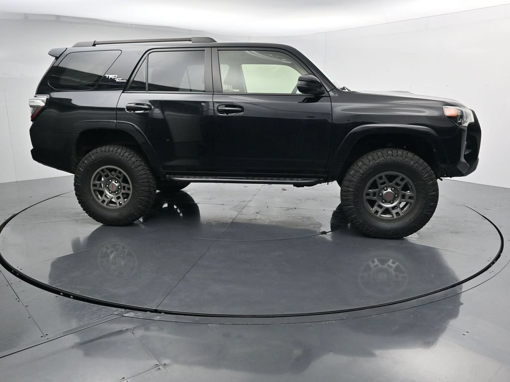 Used 2019 Toyota 4Runner TRD Off-Road AWD/4WD image 9