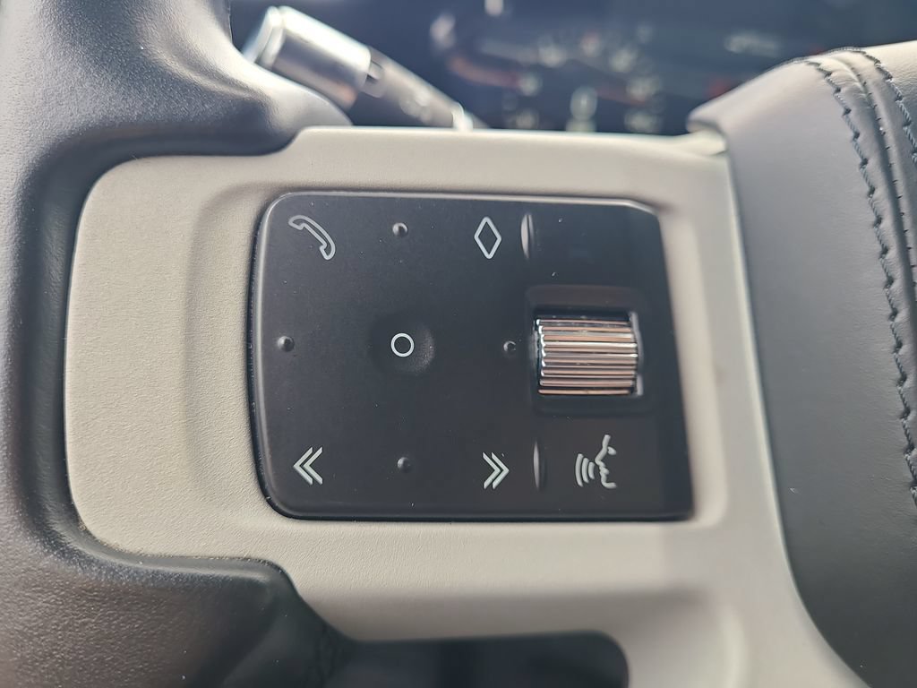 Used 2022 Land Rover Defender 110 X-Dynamic HSE AWD/4WD image 19